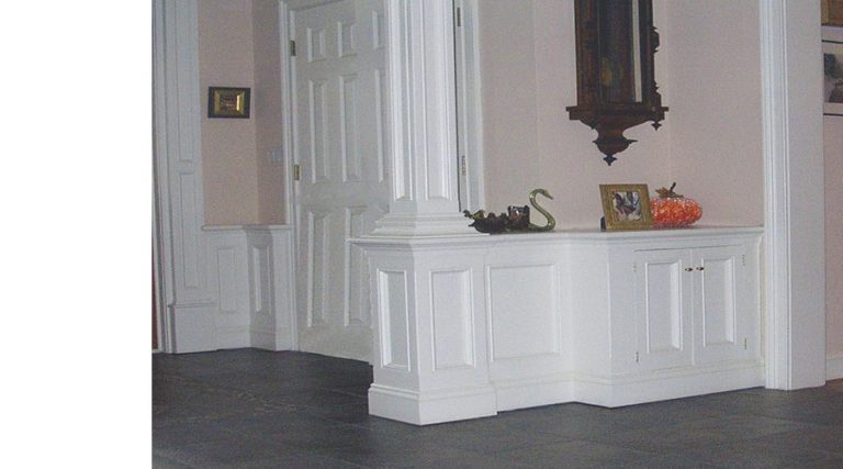 Recessed panelwork with columns