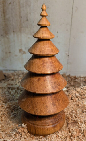 Wood Christmas Tree in RED OAK - Item 595