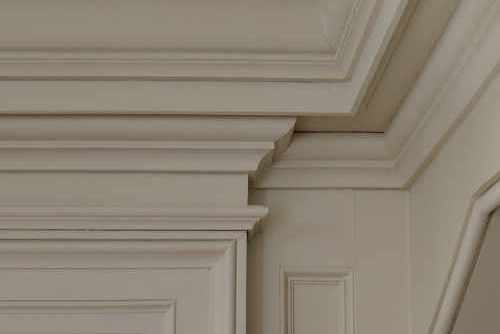Kuiken-Brothers-Moulding-Castiglione-Arch-Corner-Detail-at-Door-Casing-1-1400x1459